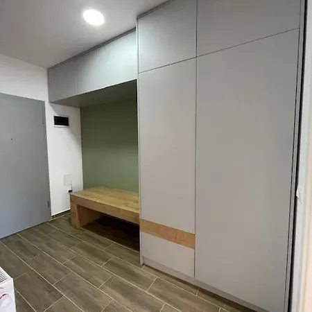 Apartament Minimalist 5 *